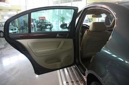 车门为什么会受损？如何避免问题?