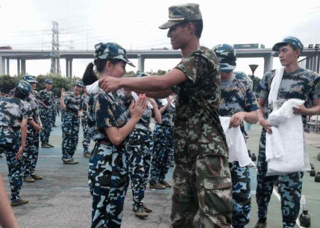 大一军训最容易"闹笑话"的4件事,女生很容易犯错,别丢脸了