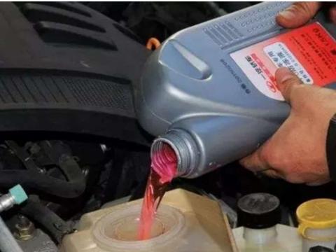 防冻液多久换一次？维修工：别超过这个数，否则发动机肯定报废