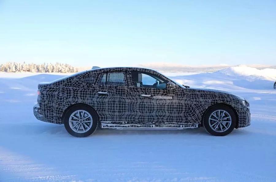 纯电Mustang挑战特斯拉Model Y,Model 3就交给宝马i4吧