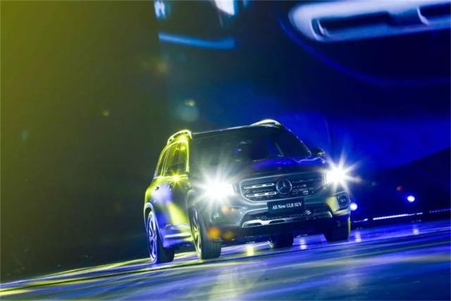 奔驰5+2座豪华SUV GLB上市,主打家用市场,高性价比30万起售