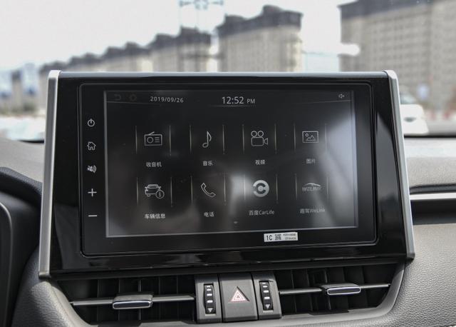 入市2年迎最强对手,全新RAV4、皓影夹击,领克01如何实力拆招?