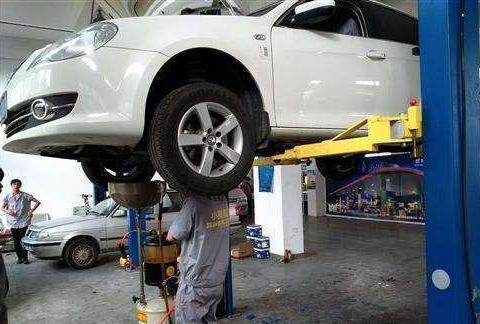 汽车保养时，需不需要在一旁“盯着”？听听老车主怎么说