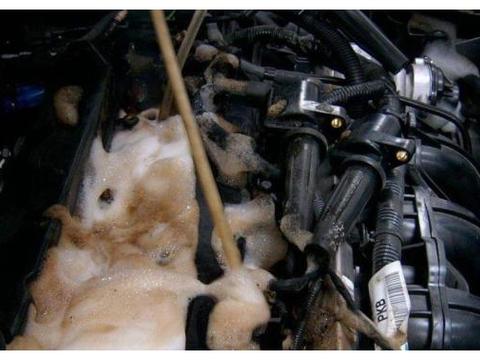 清理积碳只能拉高速？老司机教你，用这两个土办法，让积碳全跑光