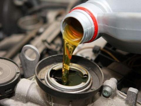 换机油就算保养了？车主怒斥4S店：这3个零件不换，真缺德！