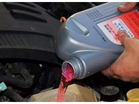 防冻液多久换一次？维修工：别超过这个数，否则发动机肯定报废