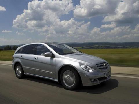 10万左右的汽车，一年使用费用要多少钱？难怪有钱人都不想买车！