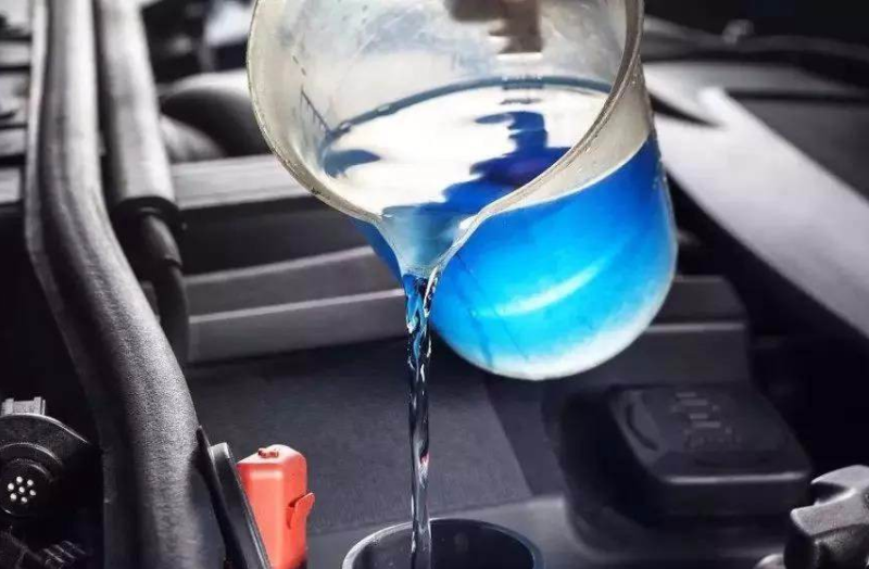 防冻液多久换一次？维修工：别超过这个数，否则发动机肯定报废