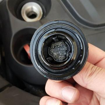 机油5千公里换一次？4S店就会糊弄新手，老司机都是这时间换