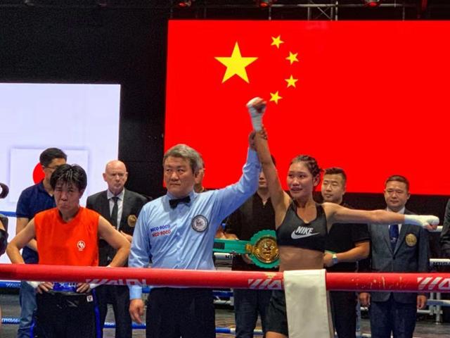 又一位中国人冲击世界拳王！中国美女拳王自信迎战日本魔女