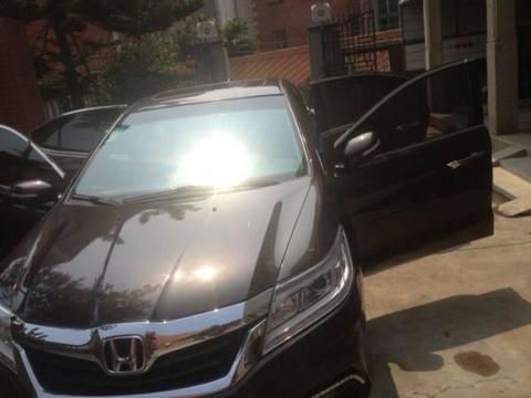 揭秘汽车暴晒的坏处！为什么要停在阴凉处？