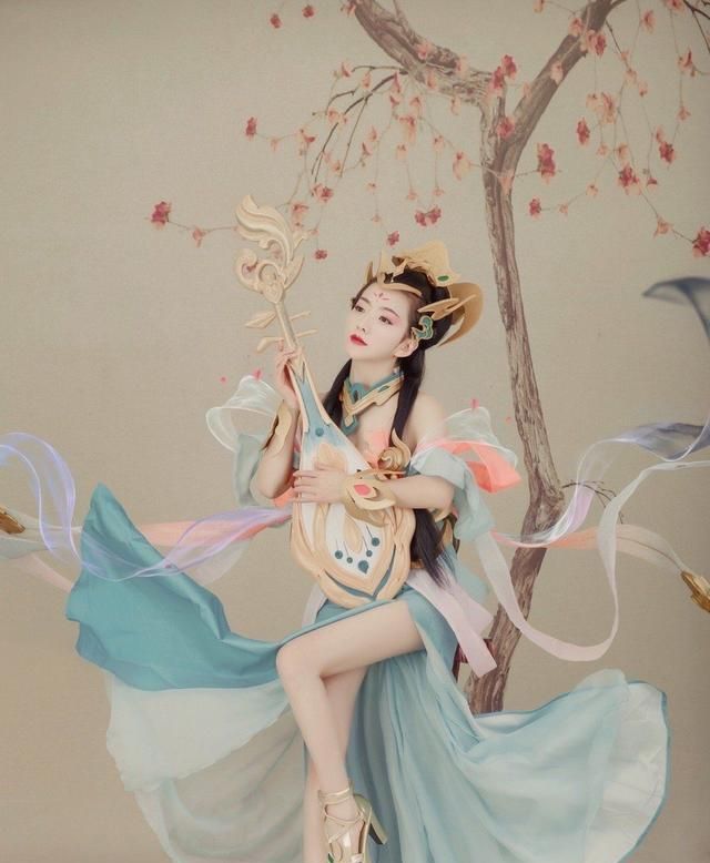 美女cosplay图片古风,cosplaypk 少女抚琴惹人怜,古风美女cos王者荣耀杨玉环,心美型美人更美