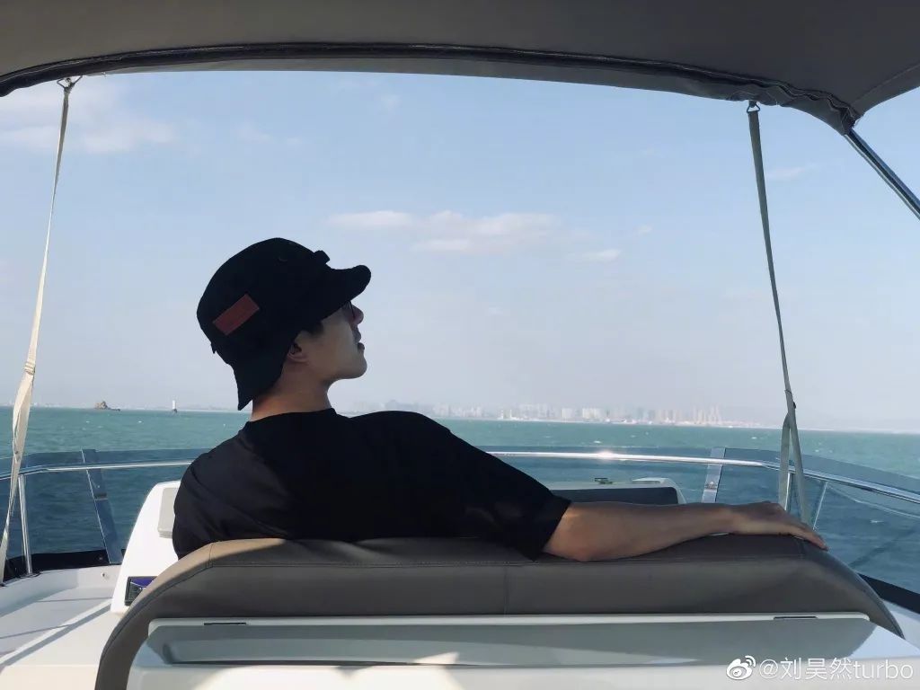 凡凡喜欢游乐园，李现最爱去日本，明星同款旅行地替你找好了！