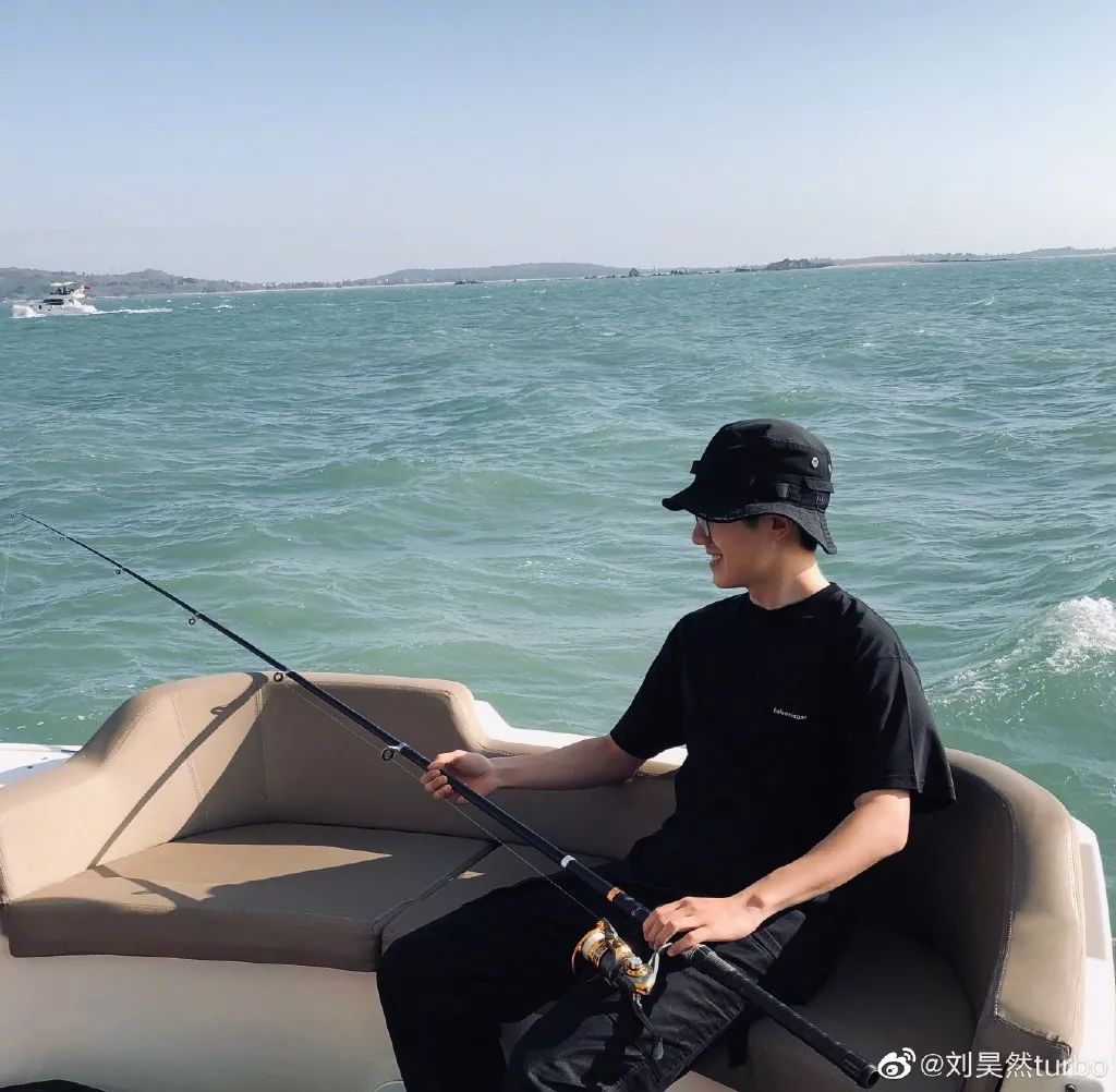 凡凡喜欢游乐园，李现最爱去日本，明星同款旅行地替你找好了！