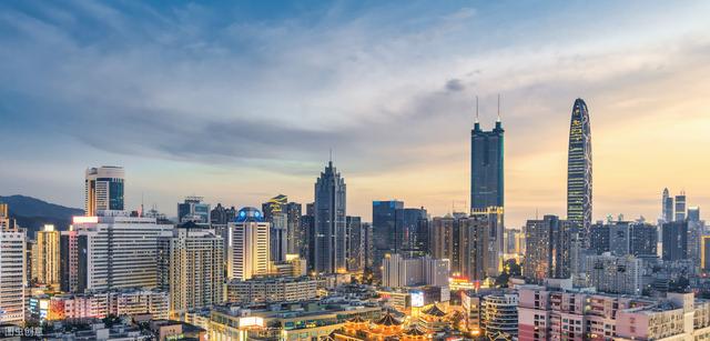 与十年前价格战升级相似，今年开始出现买房亏钱的情况