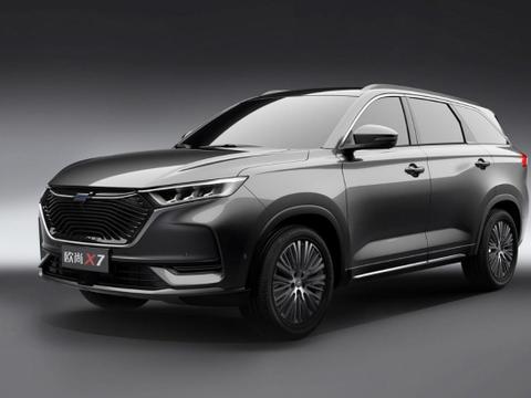 国产动真格了！独悬+64色氛围灯，还有终身免费保养