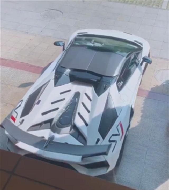 又一台兰博基尼SVJ,落地880万,2.8秒破百