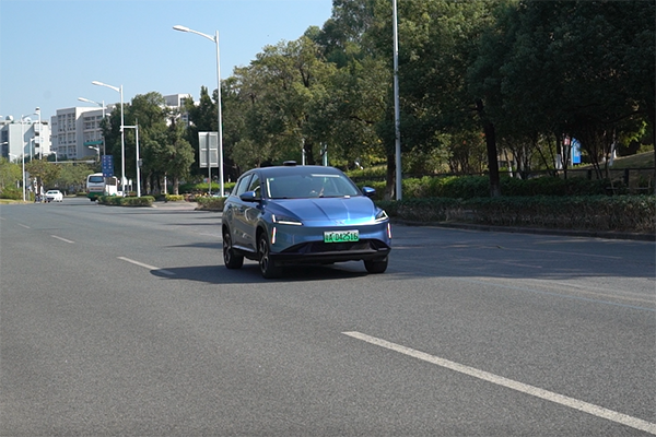 小鹏G3性能测试:标称续航520km,高速敞开跑能跑多远?