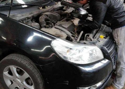 汽车跑5000公里需要换机油吗？修车工：不懂装懂，发动机易报废