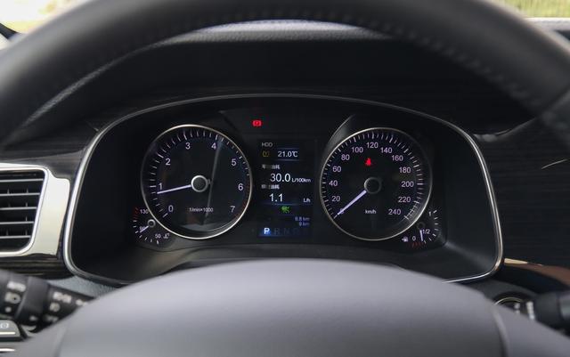 长近5.1米的豪车,与5系、C级同级,25.28w入手,为何销量不佳