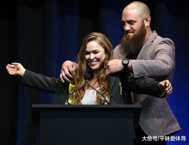 WWE隆达·罗西首度更新自己备孕状况,前女星即将迎来第三个宝宝