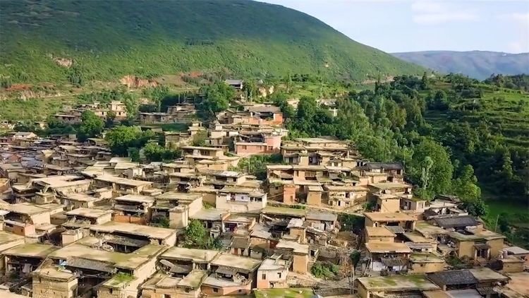 中国最神秘的怪村 有500年历史 房子连在一起谁家