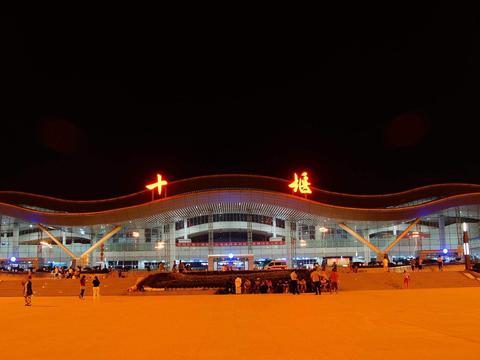 1969年城市gdp_2020年gdp二十强城市(2)