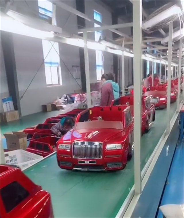 “法兰红”库里南生产基地，全部是山寨车，纯电驱动，每台不过万