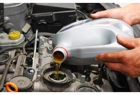 5000公里不换机油骗了多少人？修车师傅：发动机都是这样坏的！