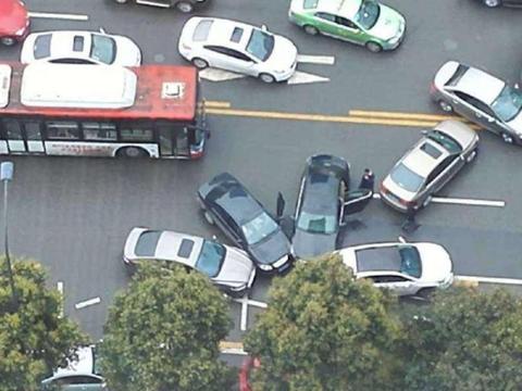 车险买一大堆，出事一个都用不上？有用的就这4种，自己买错怪谁