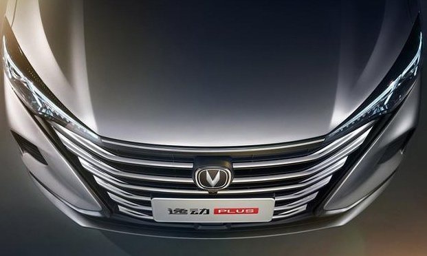 红黑配色颜值更高，长安逸动PLUS将于12月12日正式亮相