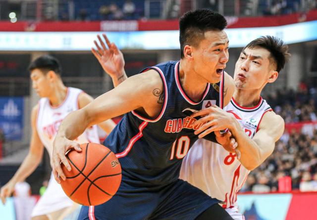 cba:广东宏远男篮击败青岛!易建联25分!辽宁本钢客场获胜