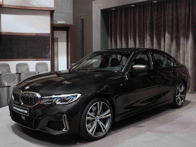 搭载3.0T发动机，奔驰AMG C43的强劲对车，全新宝马M340i实车