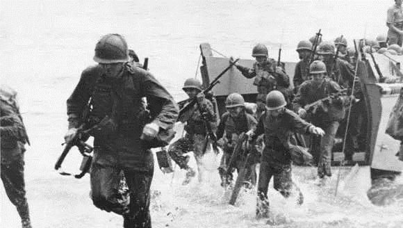 美陆战1师学志愿军夜袭，李奇微被打痛：中国人不那么好学