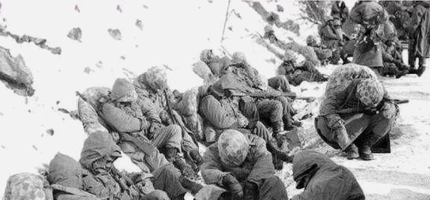 美陆战1师学志愿军夜袭，李奇微被打痛：中国人不那么好学