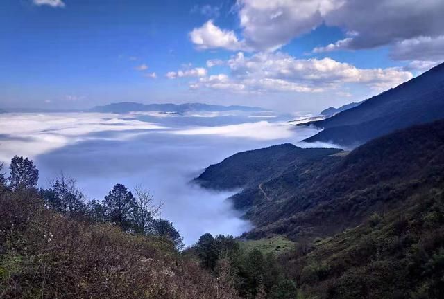 攀登昭通巧家药山第三天,看最美丽的云海,遇上好心的老乡留宿