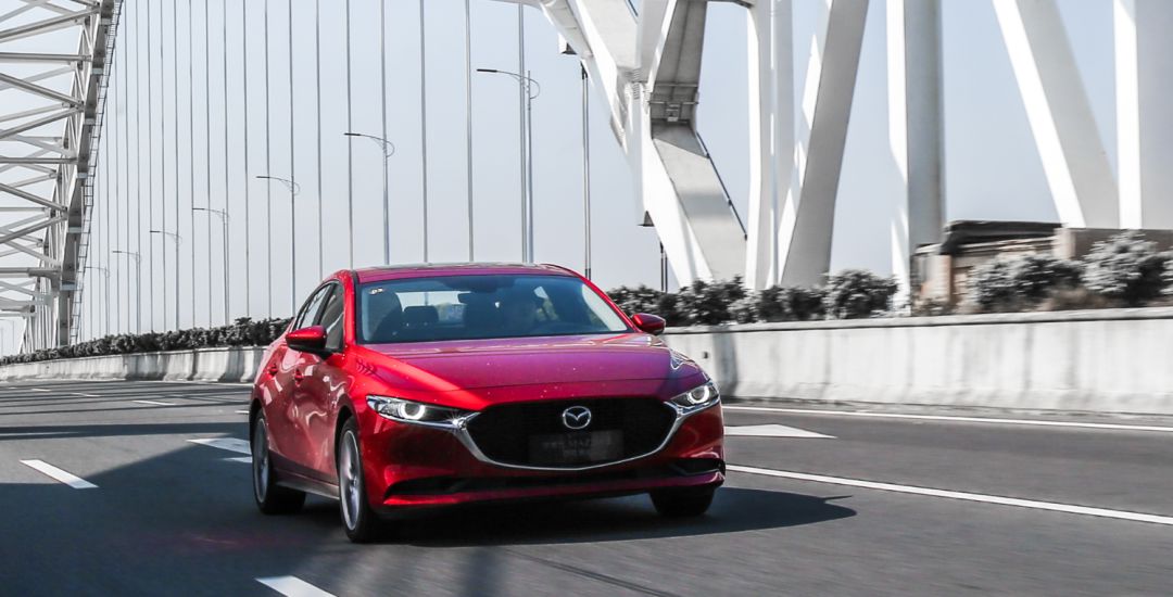 质感远胜卡罗拉、朗逸，次世代MAZDA3昂克赛拉才是精英首选