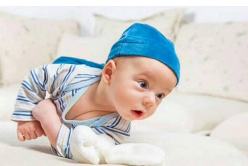 婴儿期宝宝的抬头和翻身，需要特别训练吗？妈妈知道如何做吗？