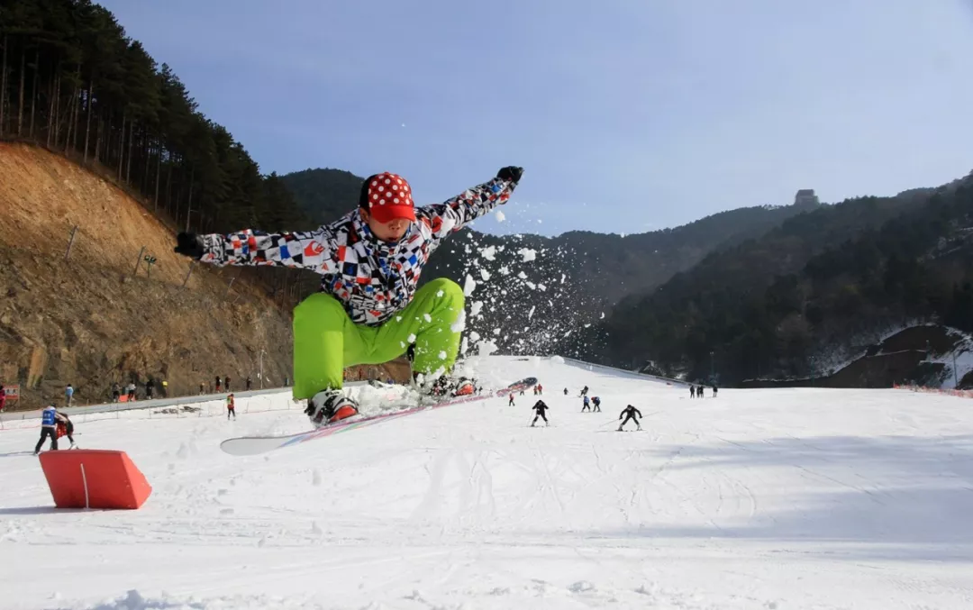 仓前羊锅掏,湍口温泉泡,大杭州冬日三件套还缺啥?大明山滑雪!