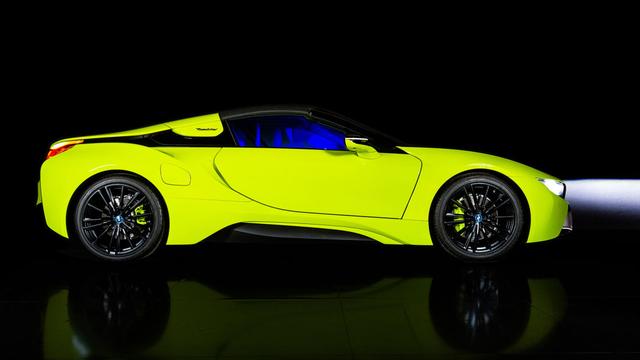 BMW i8 Roadster——阿尔坎塔拉