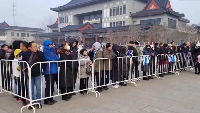 北京男篮送别吉喆！恩师闵鹿蕾一脸憔悴 兄弟杨鸣要管他父母