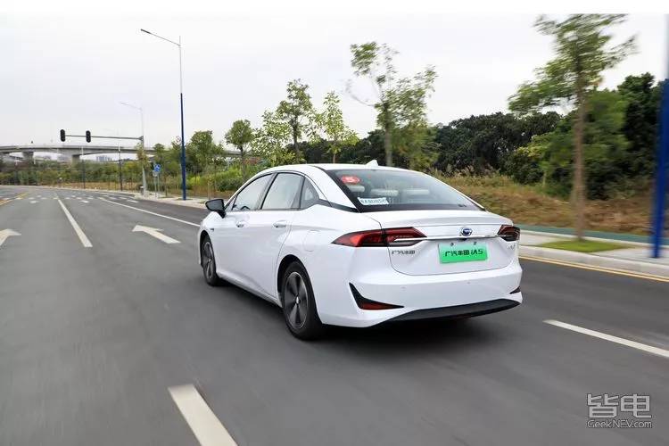 7.9秒破百,续航超500km!丰田这台纯电车仅16万起,真的没对手?
