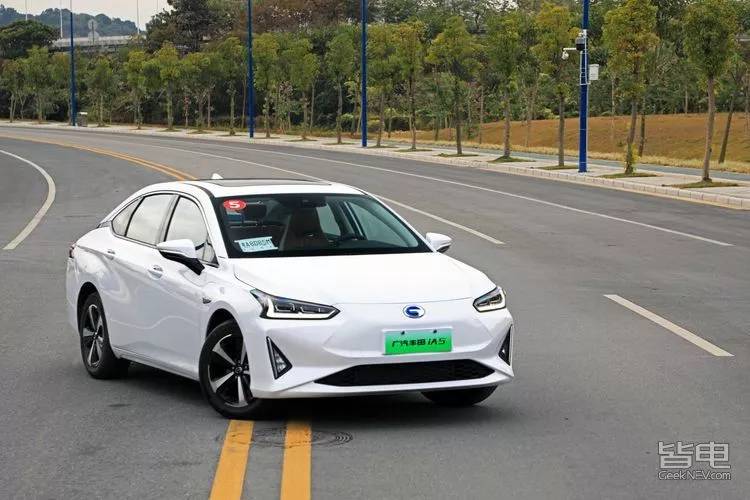 7.9秒破百,续航超500km!丰田这台纯电车仅16万起,真的没对手?
