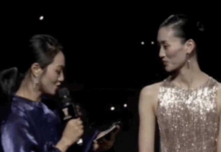 朱丹口误向四位明星公开致歉,却绝口不提喊错的第五位 抱歉分人？