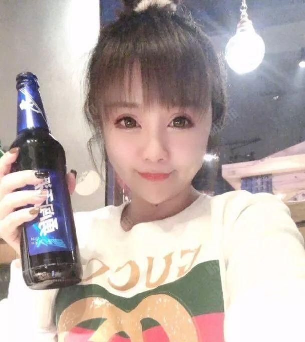 yy海绵宝宝大撕女主播,曾为第三者,被堵家中疯狂输出