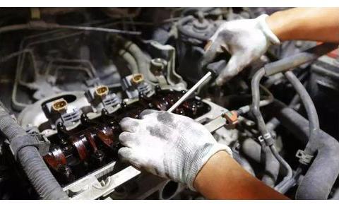 清理发动机积碳只能拉高速？修车师傅：这两招，大家可以试一试