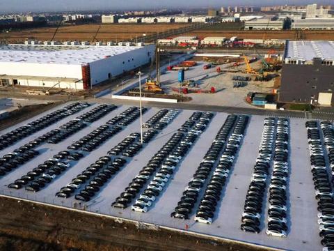 周产量已达千辆/新车运离工厂 国产版Model 3交付在即