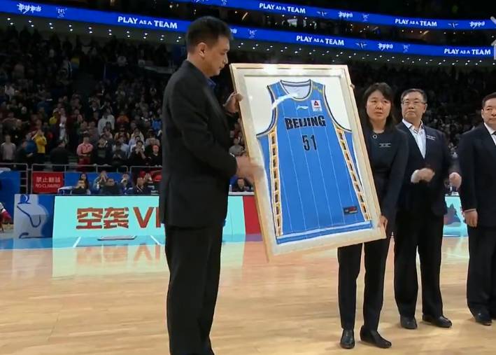 永远的51号！北京正式退役吉喆51号球衣