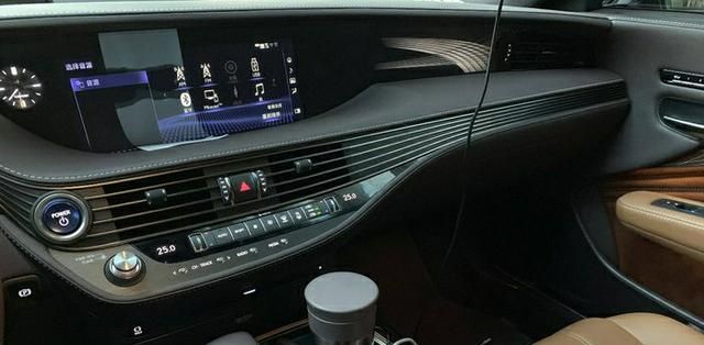 千里提雷克萨斯LS,6000公里的准新车