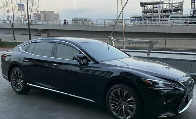 千里提雷克萨斯LS,6000公里的准新车